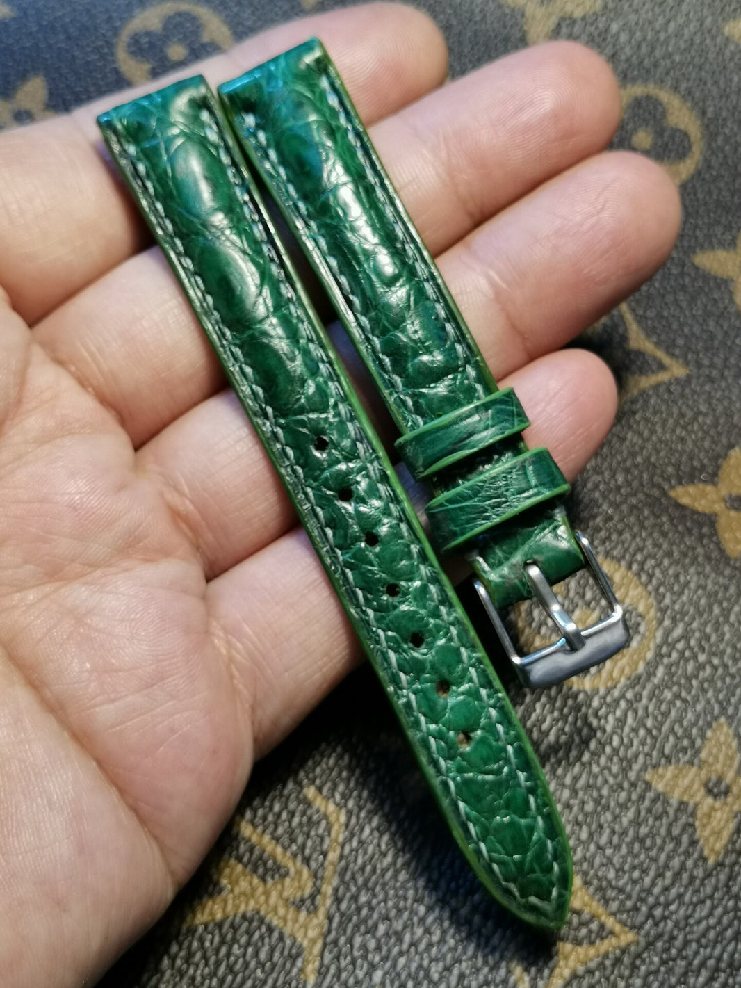 677712554924 - Image 1