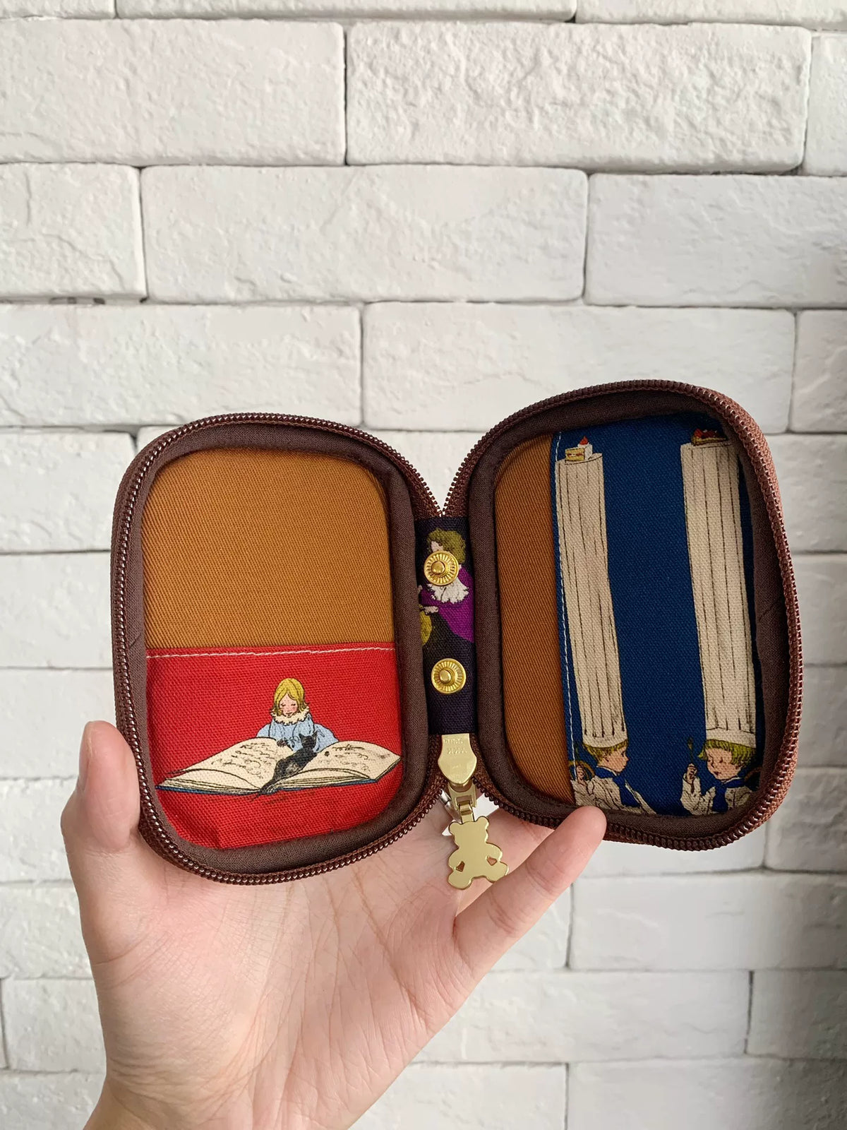 Oxford Fabric Fox Print Clamshell Pouch