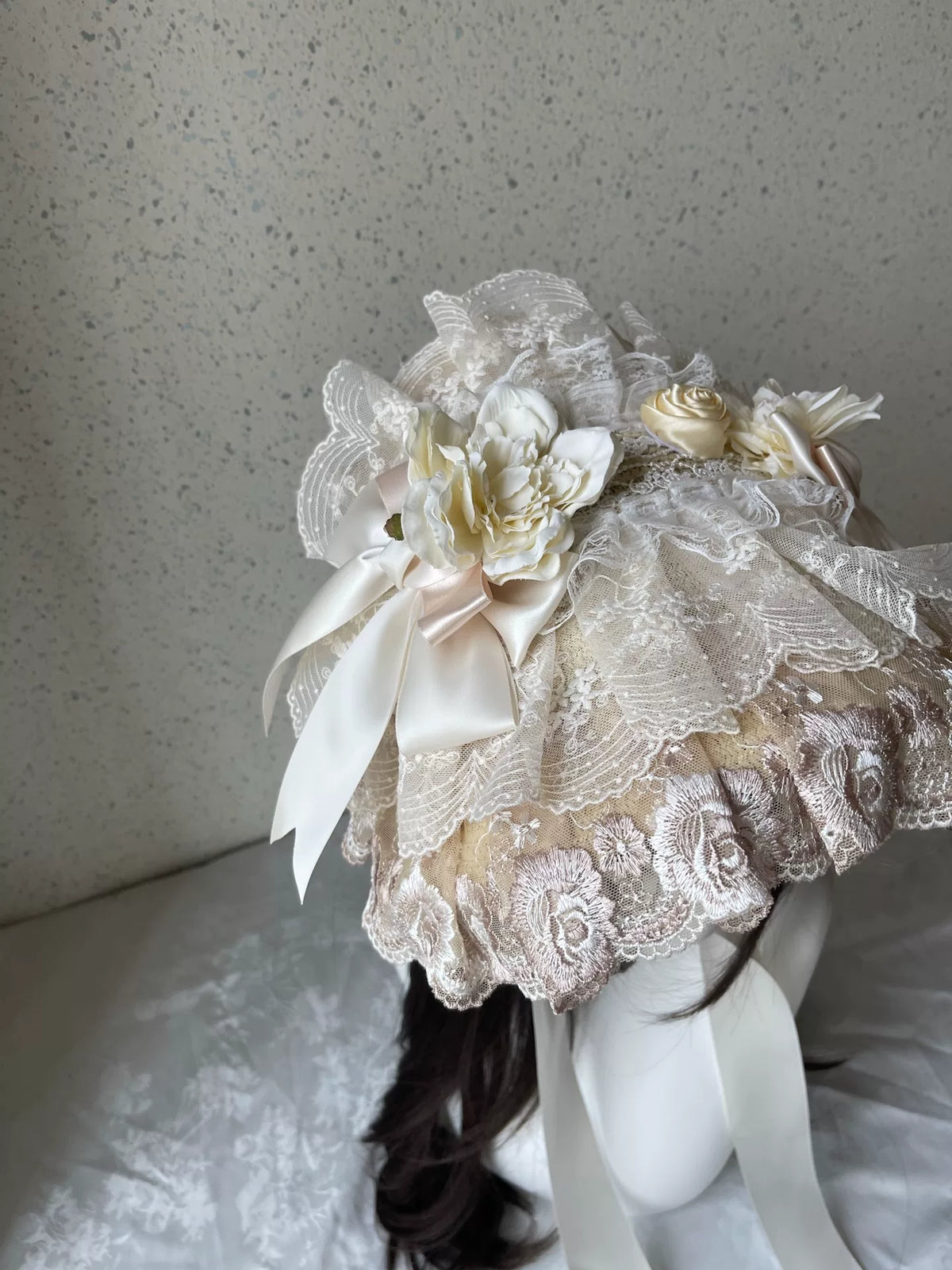 Cappellino Lolita in Bianco Latte e Champagne