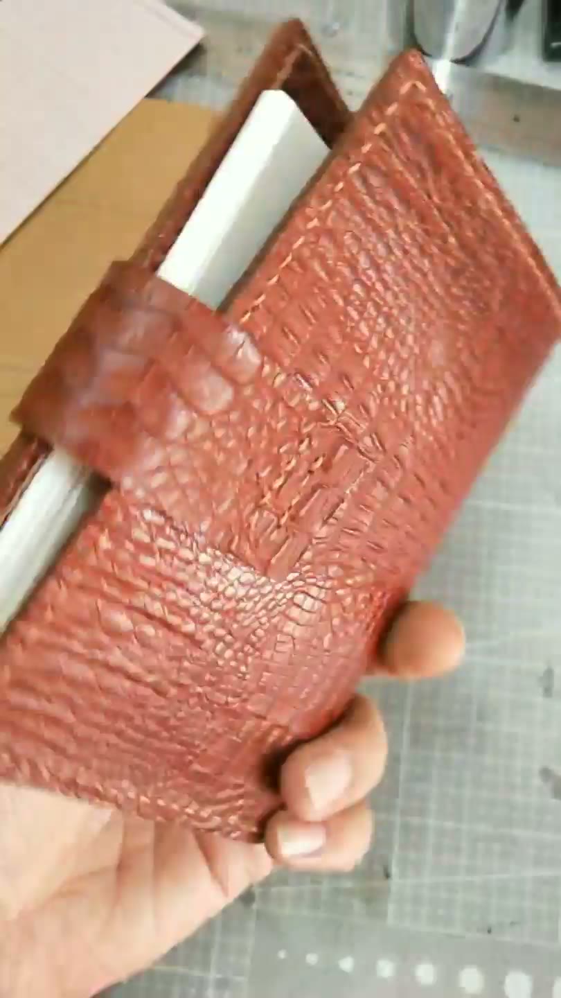 Funda para cuaderno de piel A7 con relieve de cocodrilo