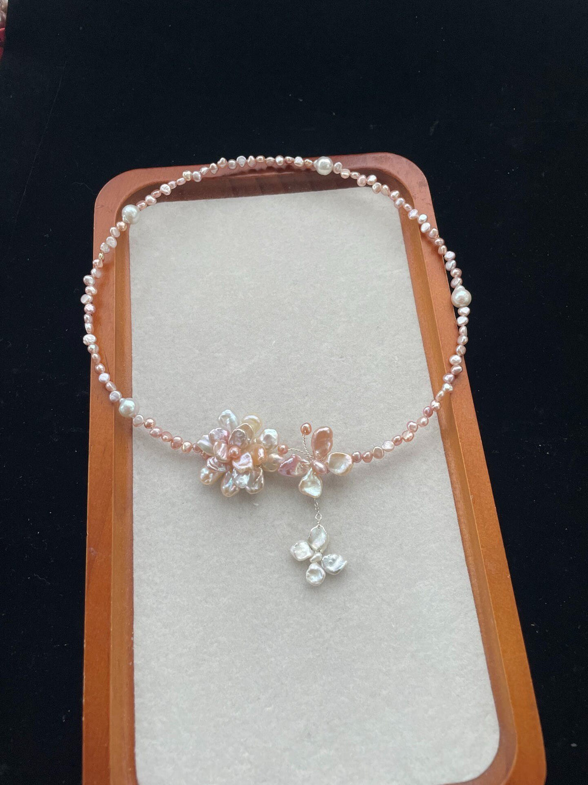 Natural Pearl Petal Choker Necklace