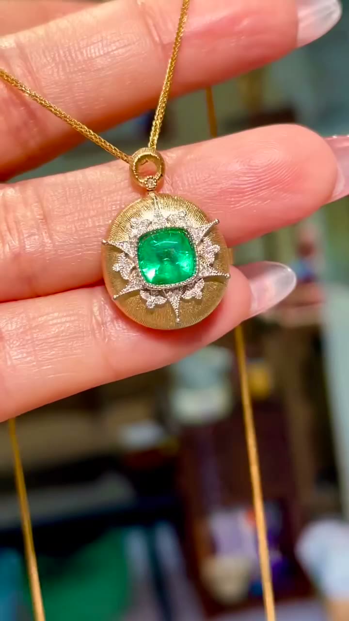 Emerald Diamond Pendant 18K Gold