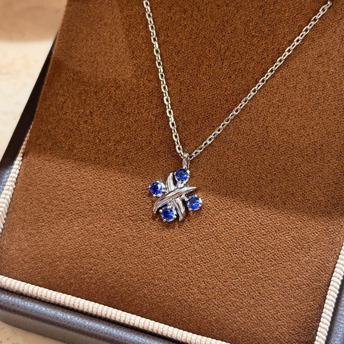 Collier pendentif croisé argent S925 bleu royal