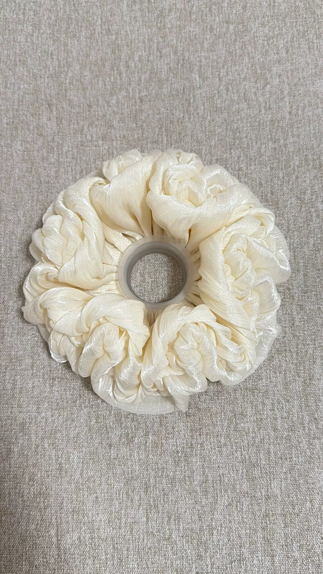 Creme Glasorganza Dreilagiges Scrunchie