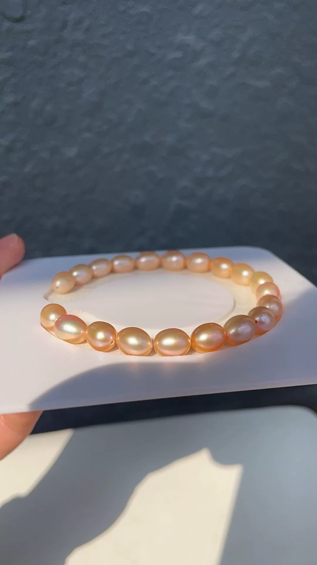Bracelet en perles d'eau douce or champagne