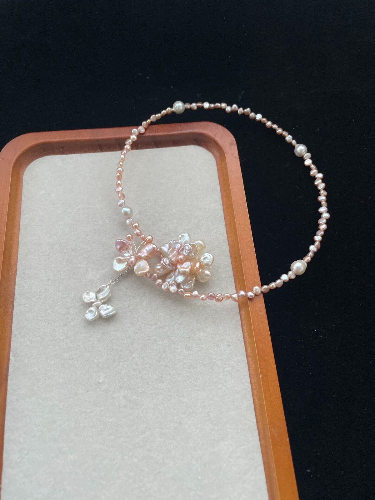 Natural Pearl Petal Choker Necklace