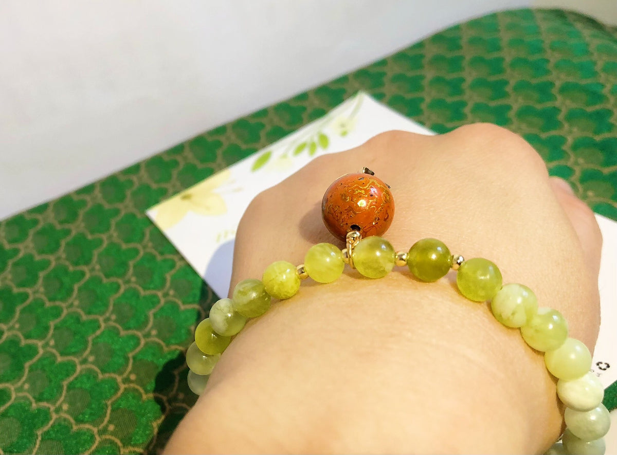 Pulsera de Jade de Xiushan con Dije de Laca Naranja