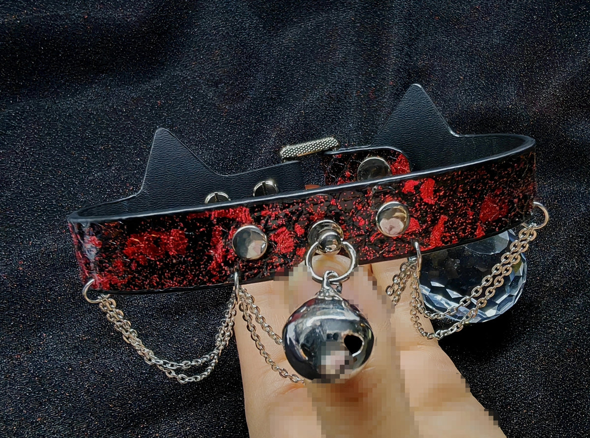 Dark Fire Cat Ear Choker mit Silberglocke