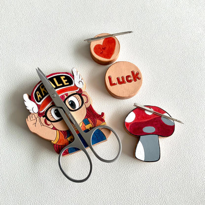 ARALE Magnetic Leather Needle Holder Set with Luck and Mushroom Charms