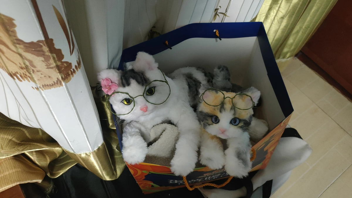 Handgemaakte Chenille Kat Calico Kunstpop