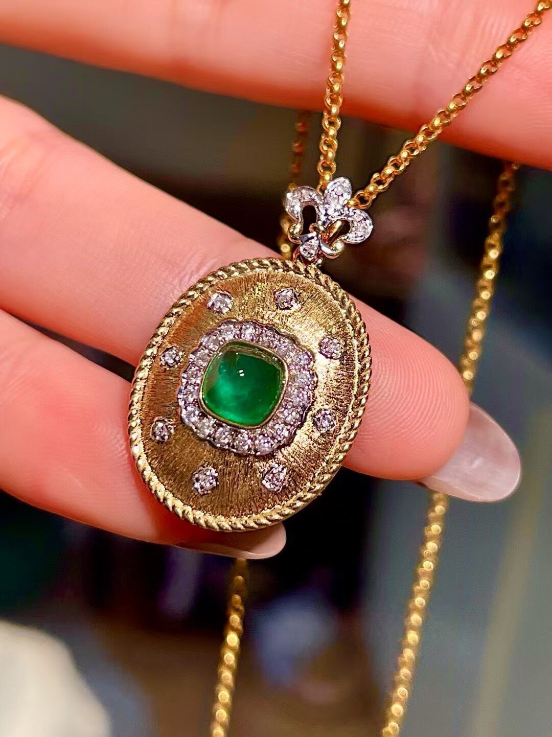 18K Gold Emerald and Diamond Pendant with Cushion-Cut 0.87-Carat Emerald