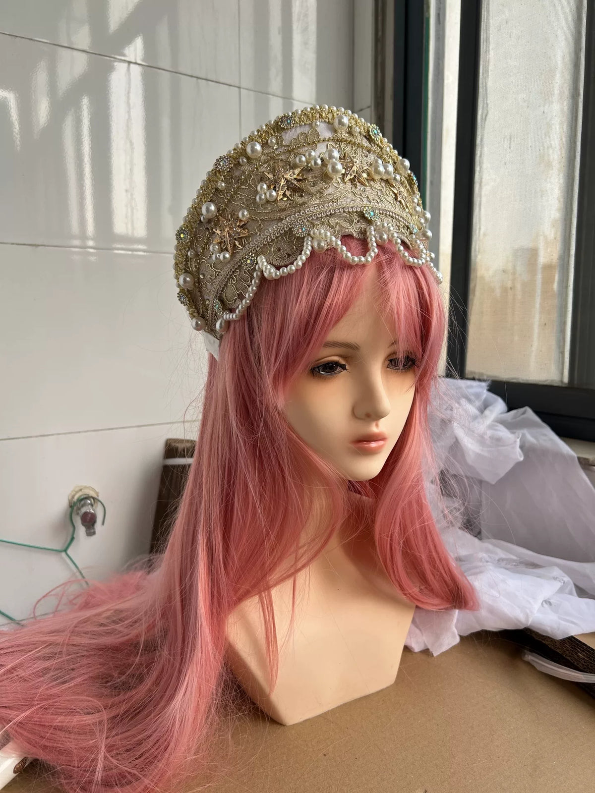 Gouden Pearl Star Tudor Crown Hoofdtoofstuk