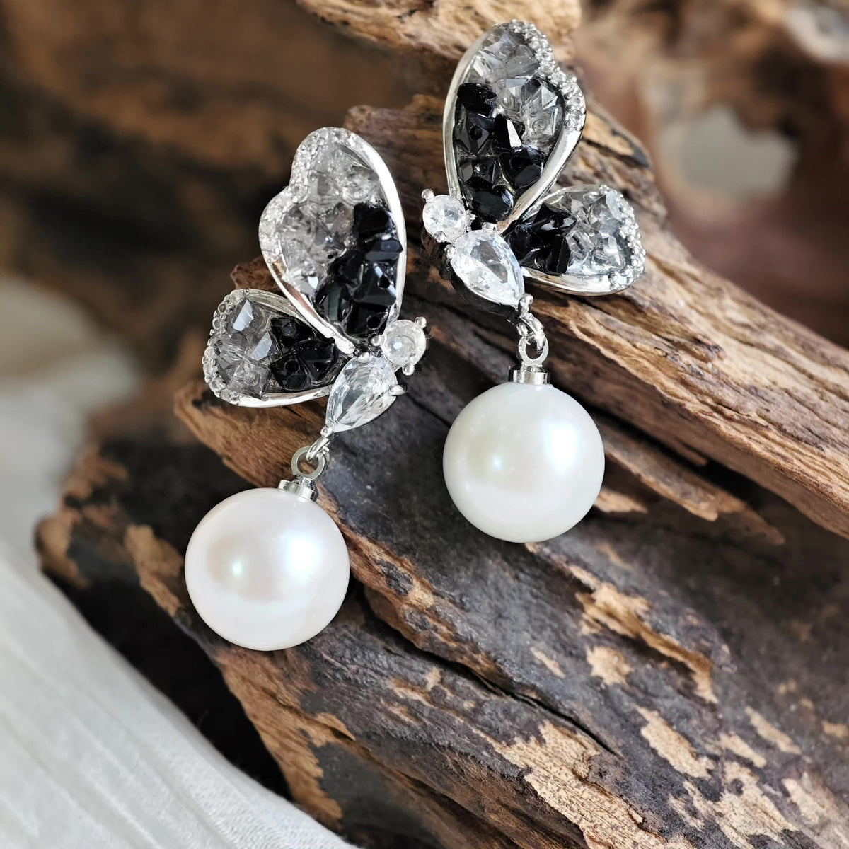 Geode-Schmetterling-Ohrringe mit 11mm Perle