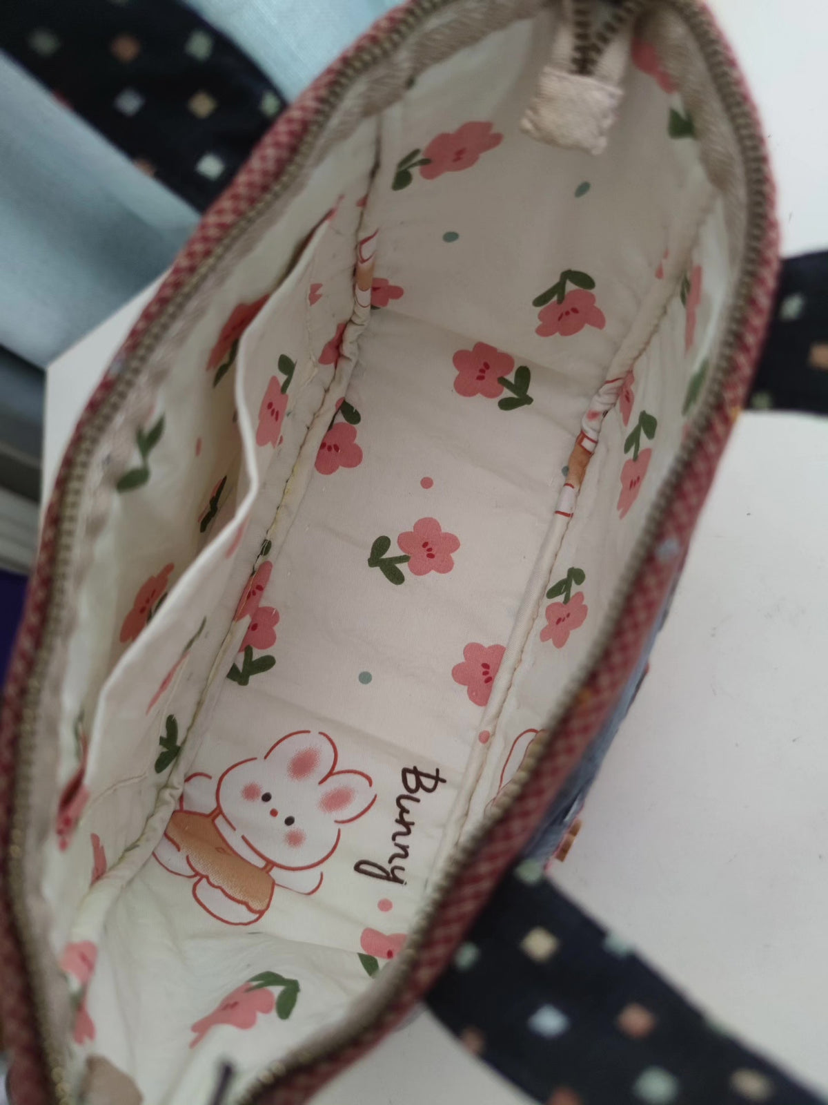 Bolso de patchwork de tejido teñido hecho a mano