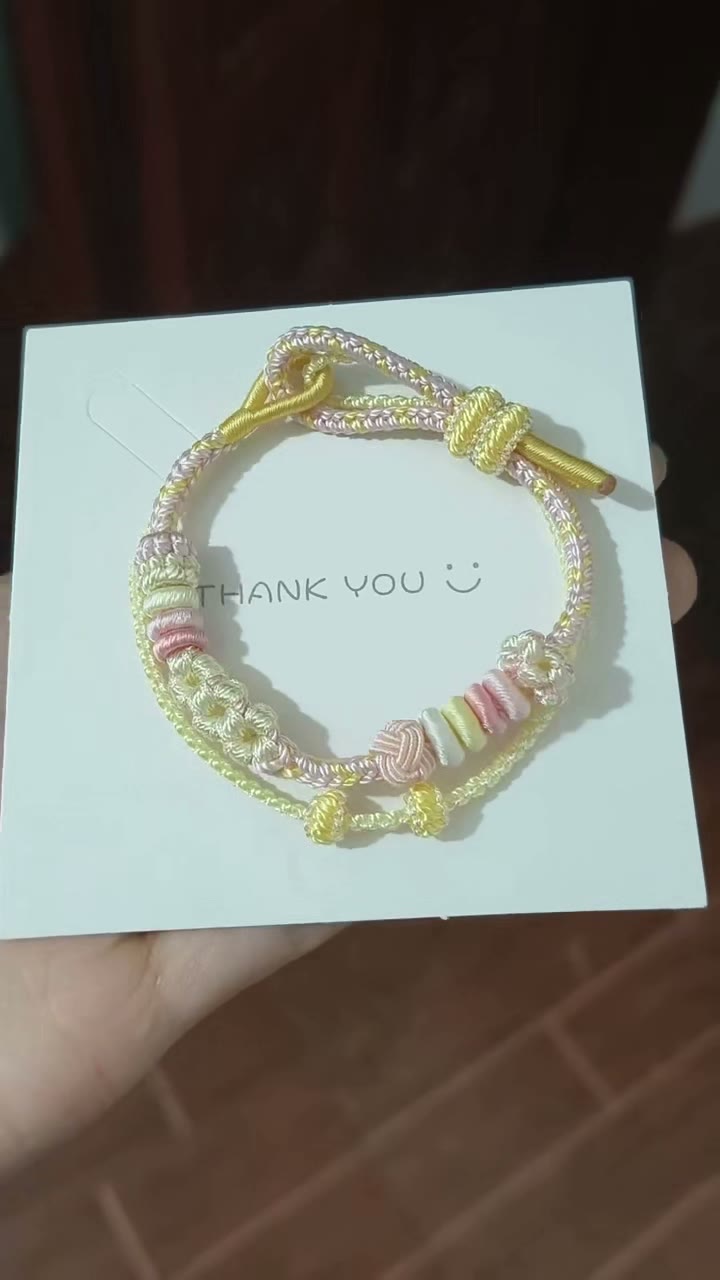 Handmade Gradient Braided Bracelet with Flowers