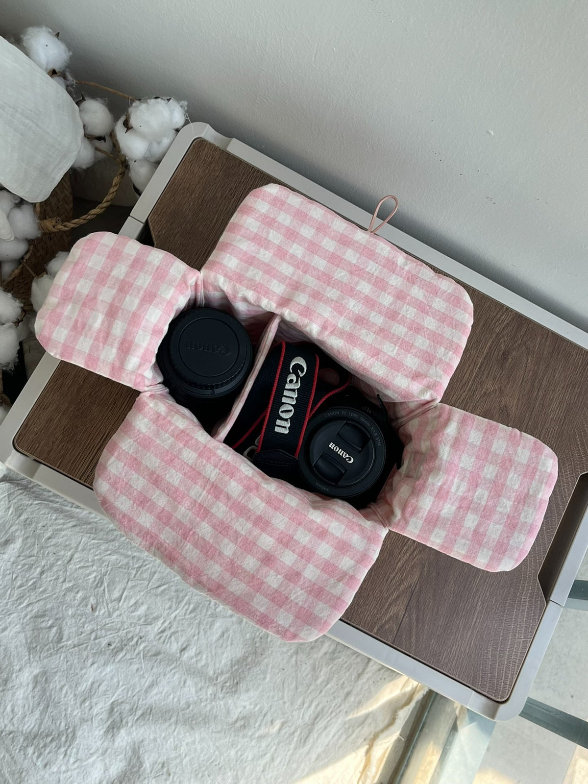 Housse pour appareil photo matelassée rose faite main