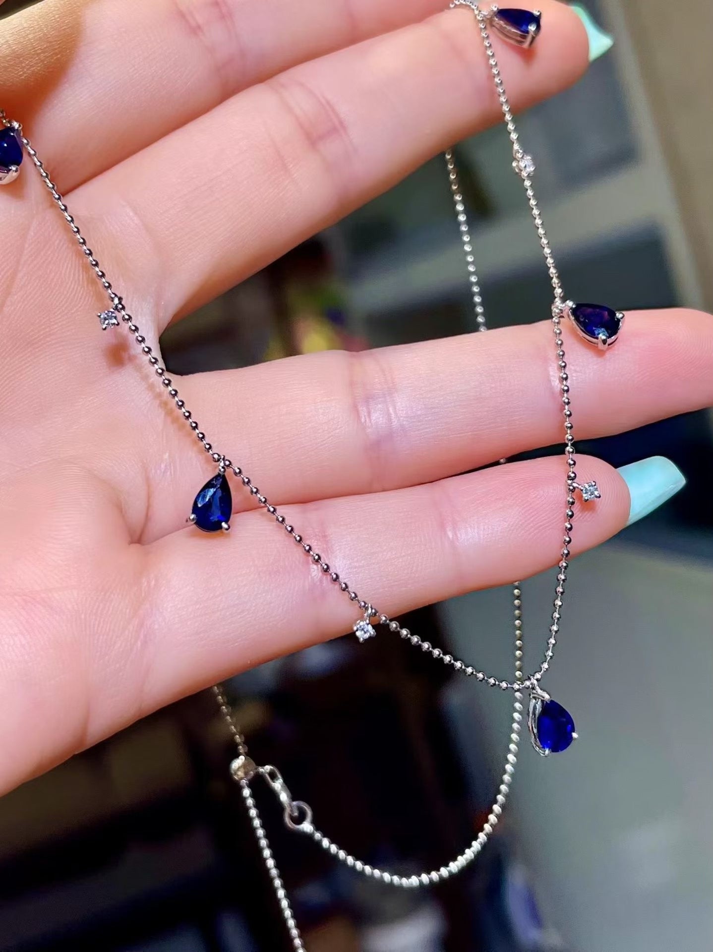 Pt950 Platinum Pear-Shaped Blue Gemstone Necklace with Clear Accents