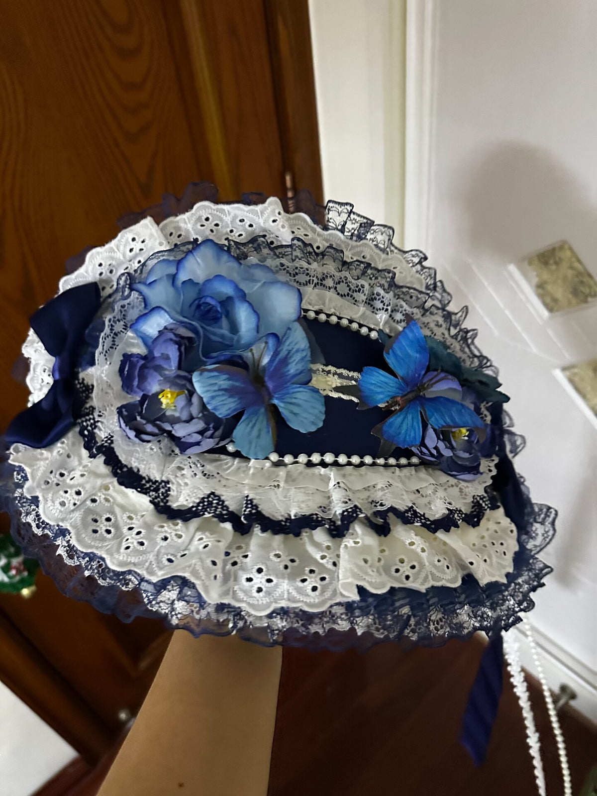 Toucado de Renda Azul Porcelana com Pérolas