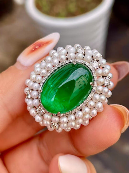 18k Gold Ring with 11.8ct Cabochon Emerald, 0.71ct Diamond Halo, and Pearl Border
