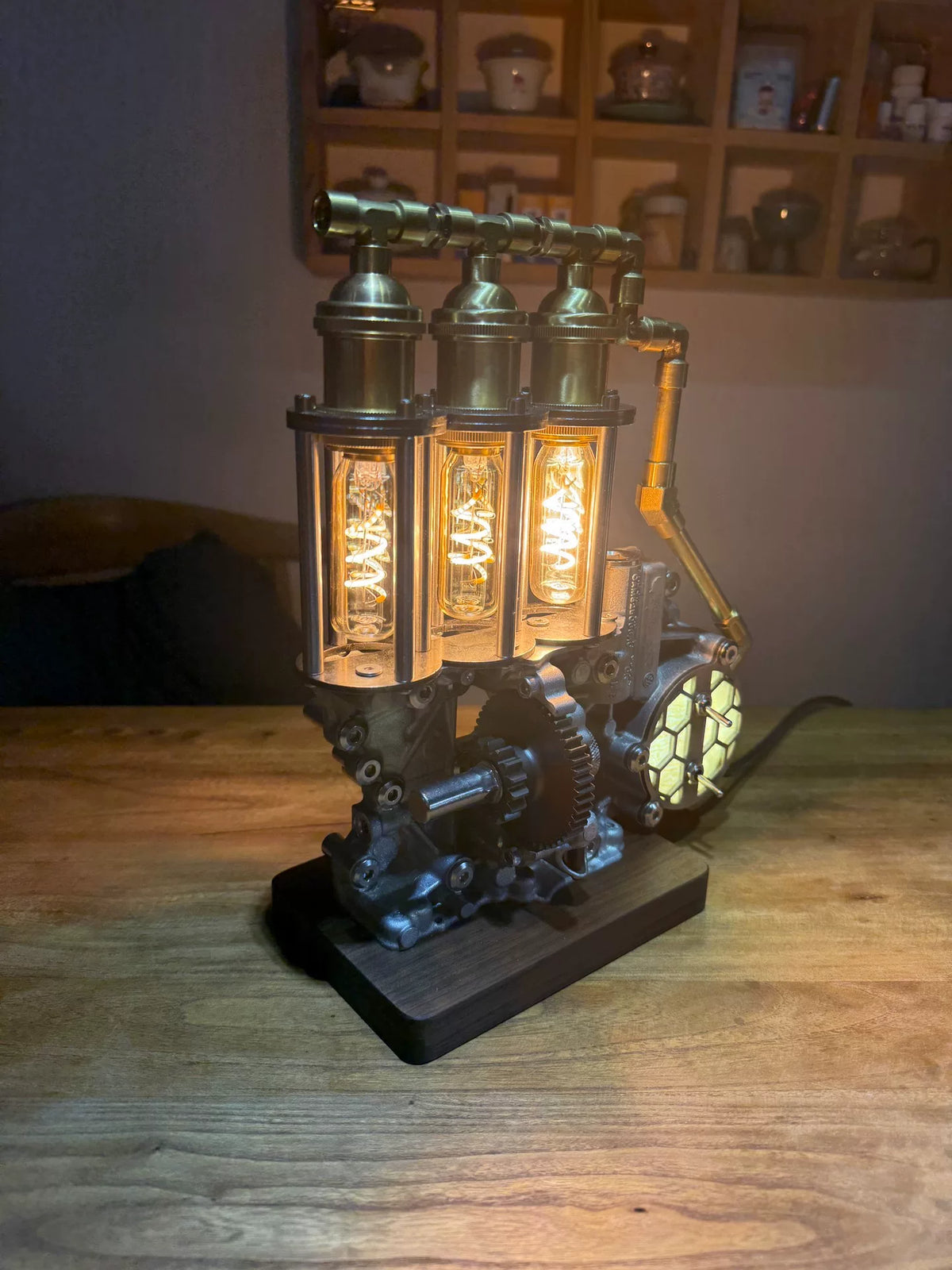 Lampada da scrivania Industrial Steampunk con corpo valvola