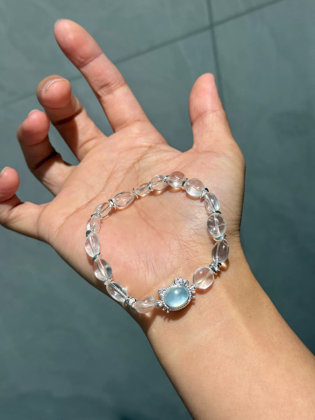 Armband med akvamarin och kristaller