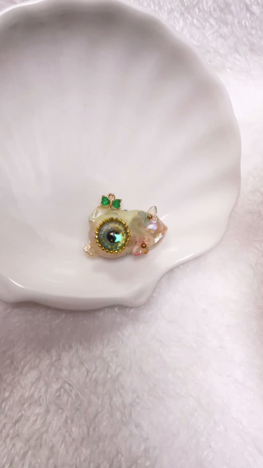 Barocker Perlen-Monster-Anhänger mit Evil Eye