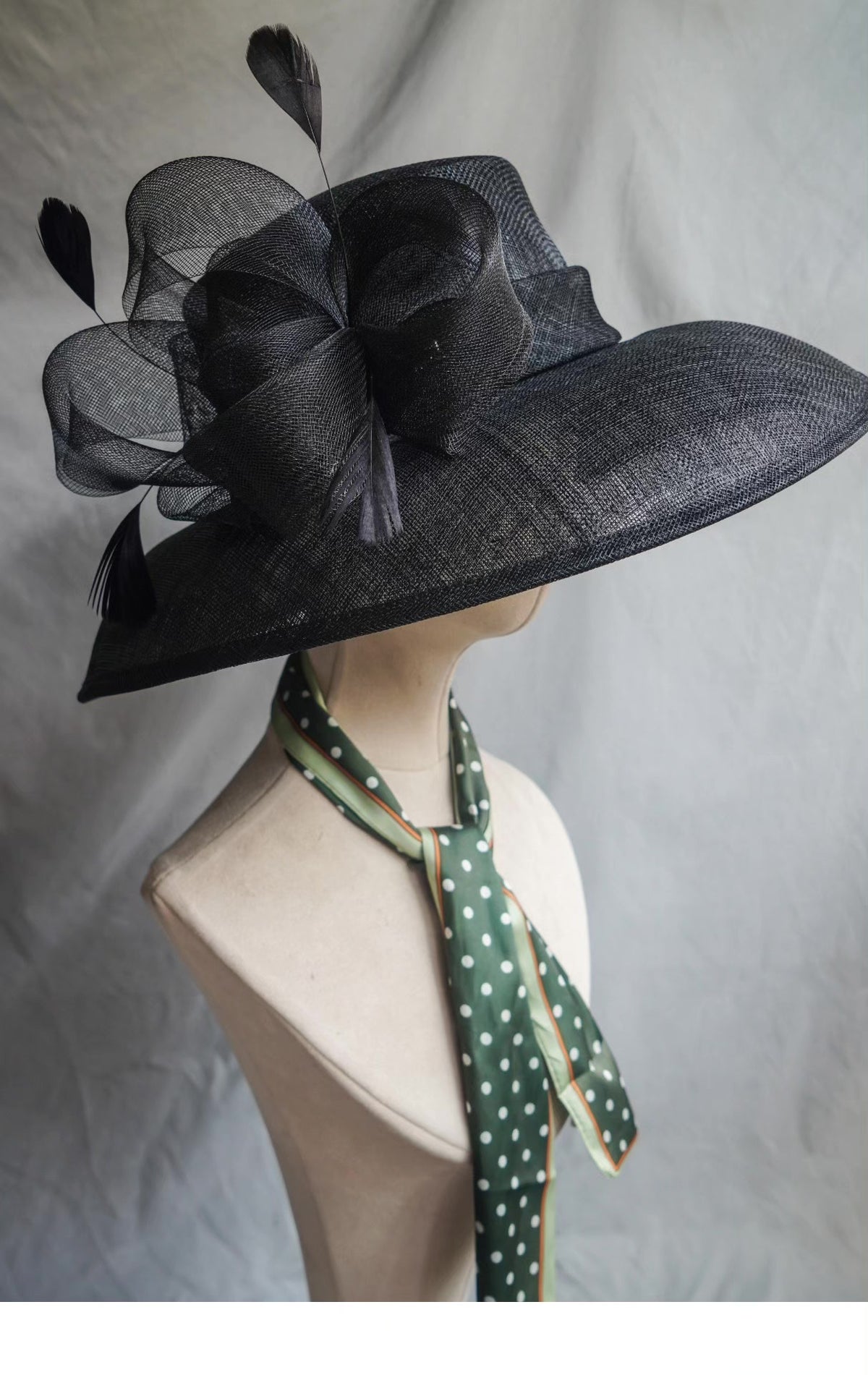 Black Linen Yarn Hepburn Sun Hat with Mesh Bow