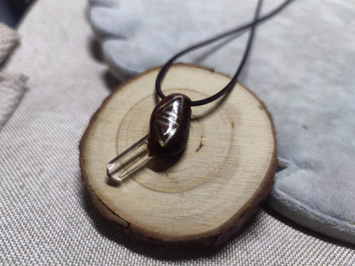 Pendente de Cristal de Quartzo Branco com Tampa de Sândalo