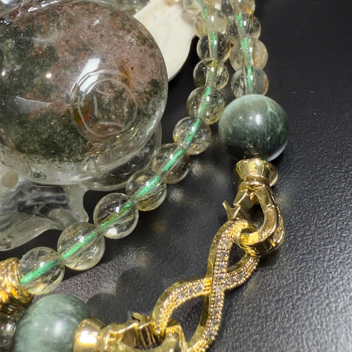 Handgehouwde Ghost Pendant Kralenketting