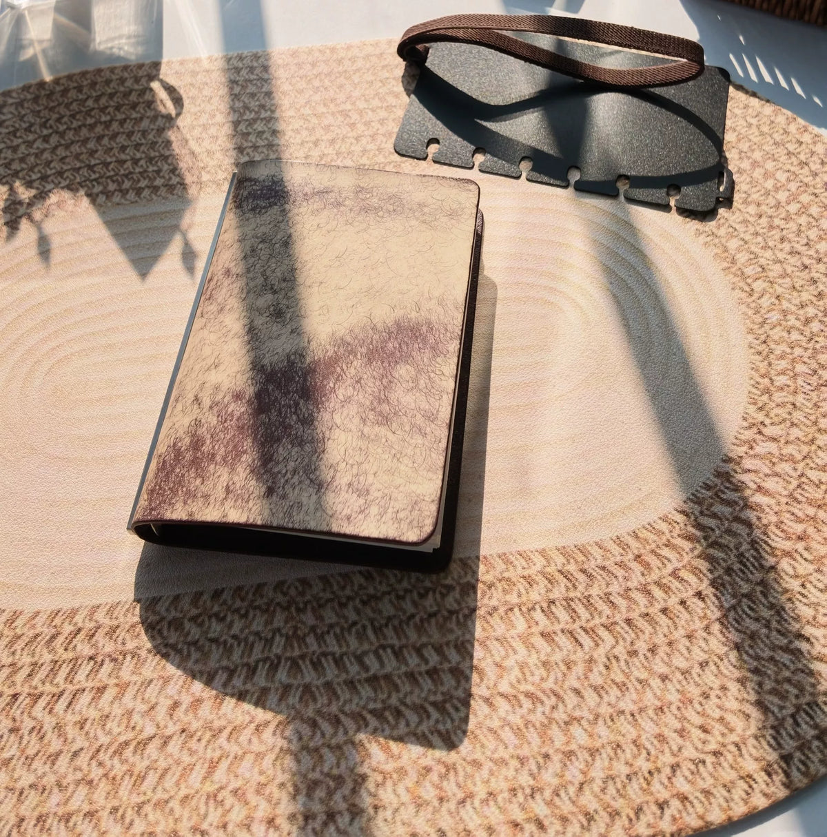 Funda para cuaderno de cuero Margot Fog hecha a mano