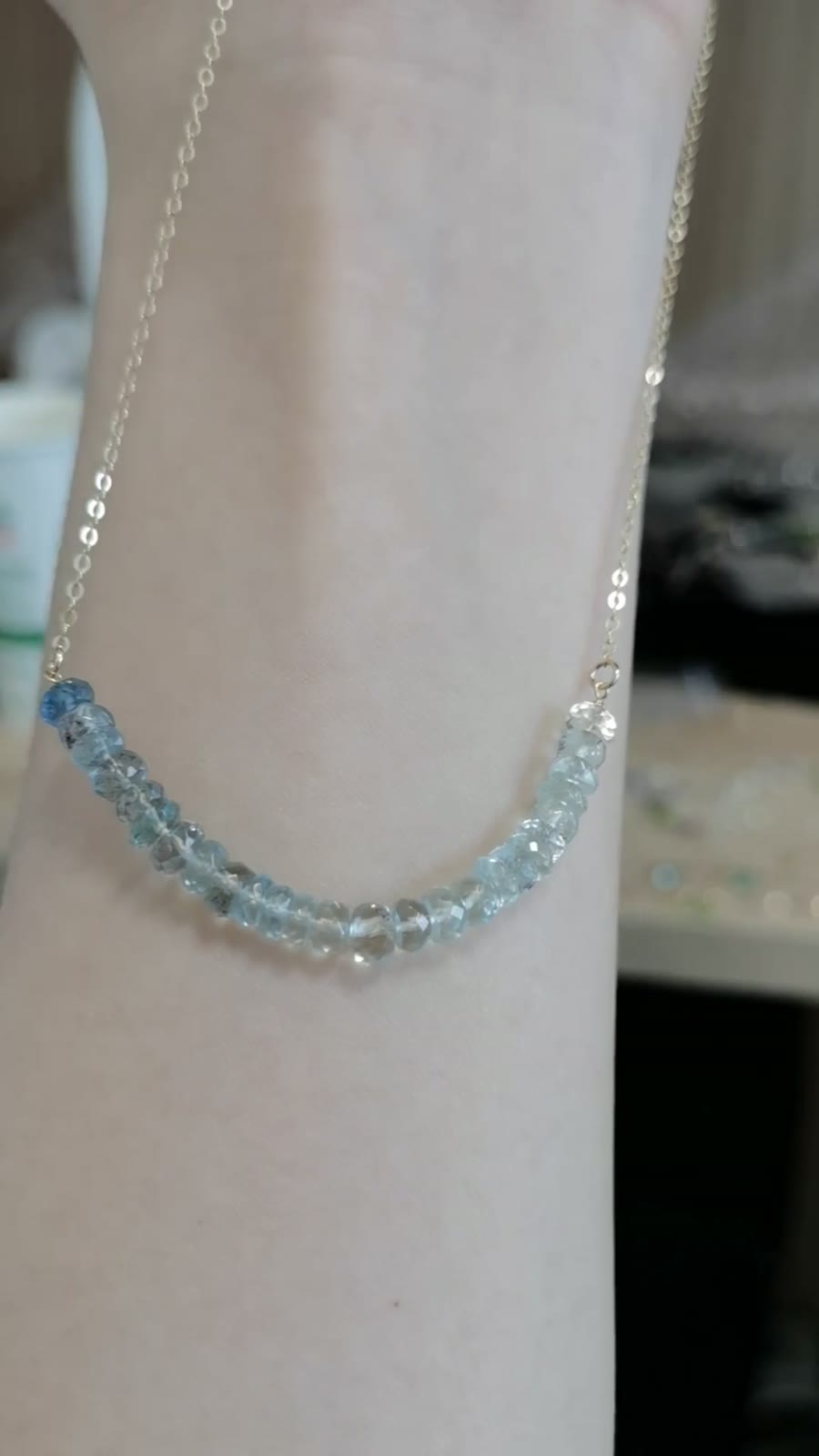 Natürliche Aquamarin-Perlenkette goldgefüllt