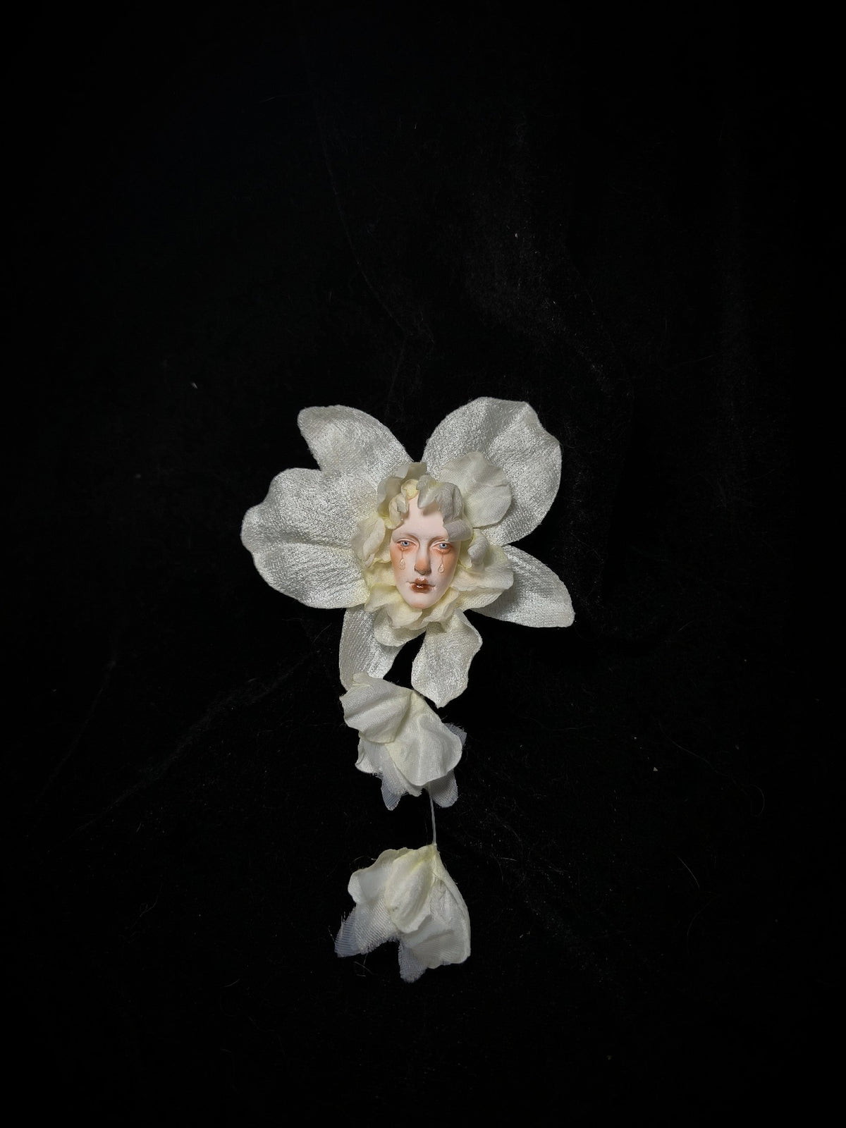 Laelia Brooch with Clay Face