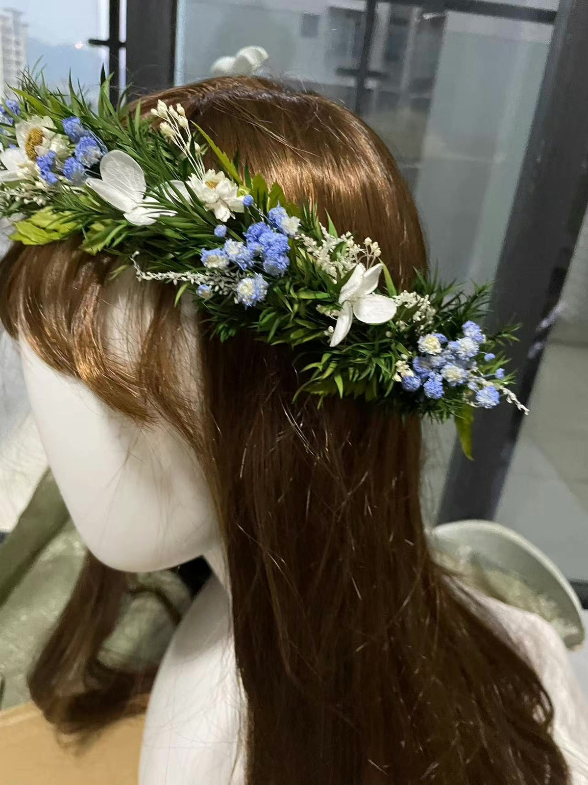 Coroa de Flores Preservadas Azul e Branco