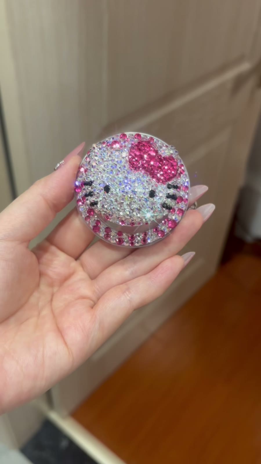 Hello Kitty Rhinestone Phone Magnetic Stand