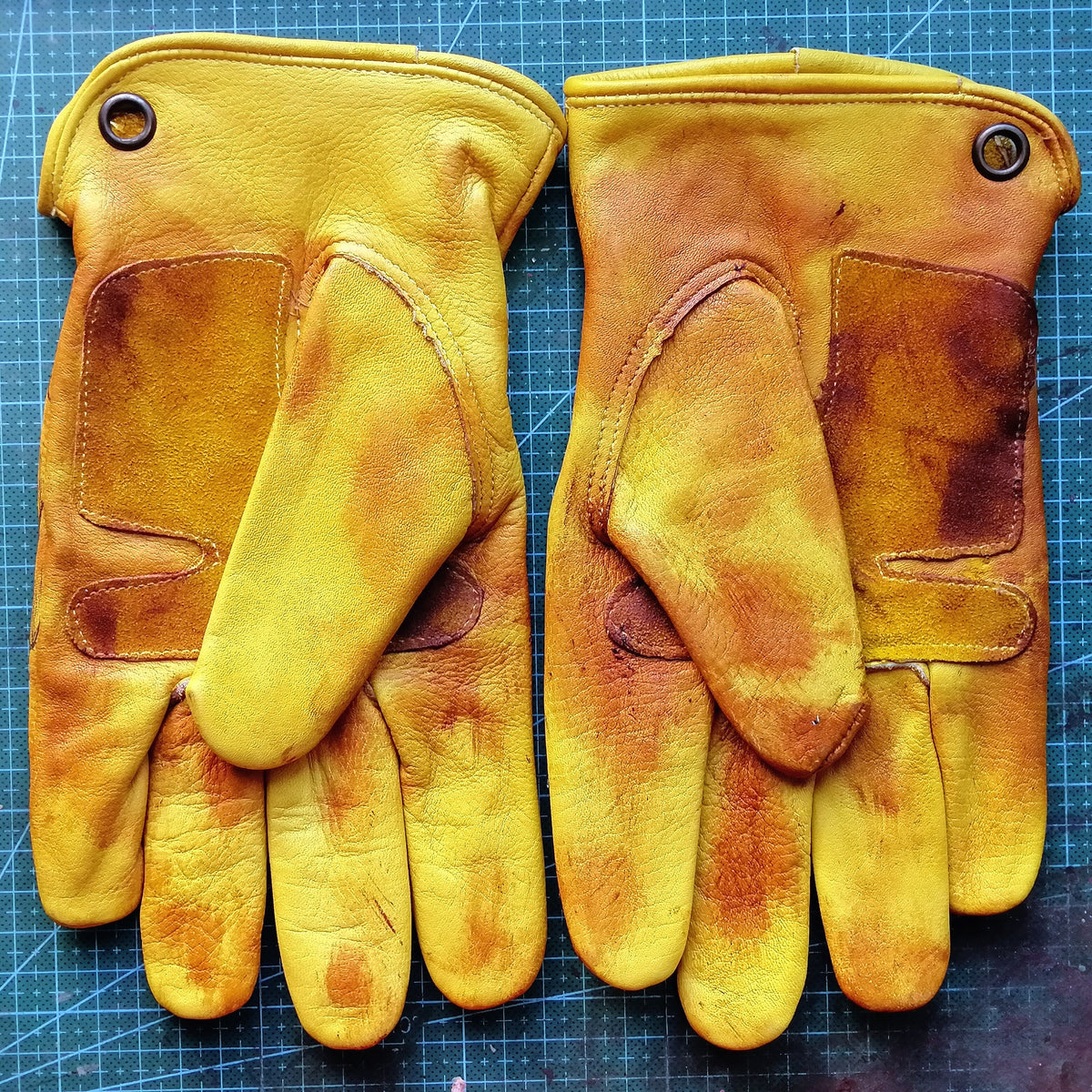 Vintage Engraving Leather Gloves Three Season