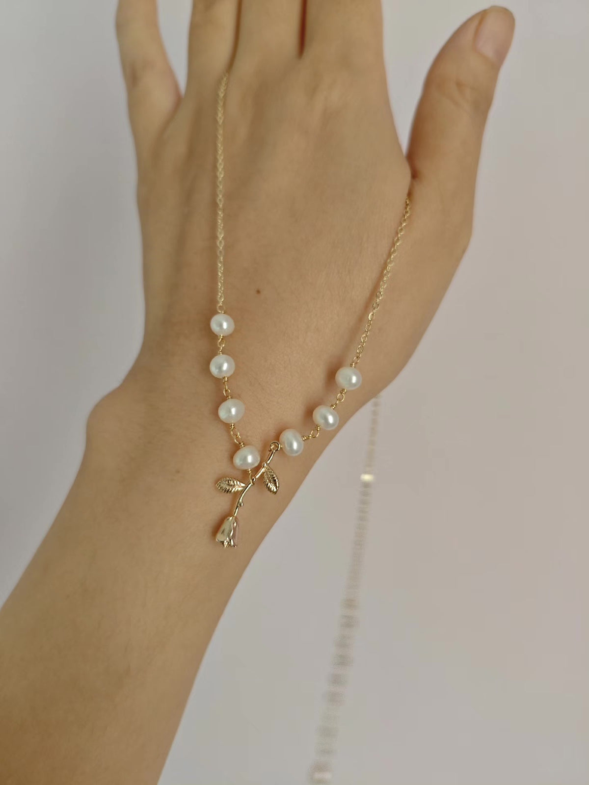 Collana con Perle d'Acqua Dolce e Rosa Oro 14K