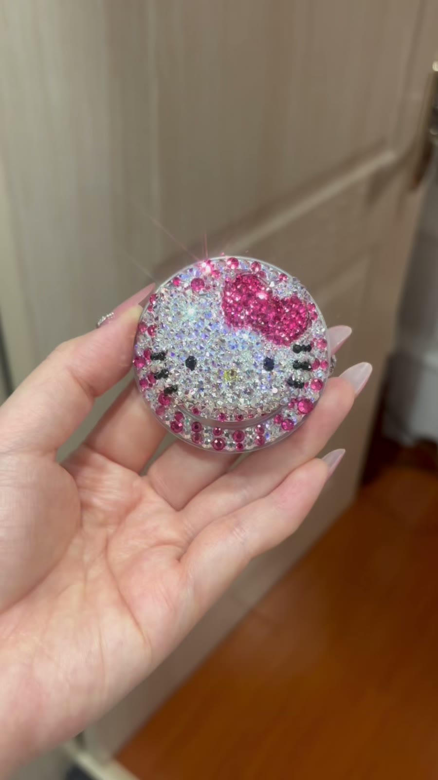 Hello Kitty Rhinestone Phone Magnetic Stand