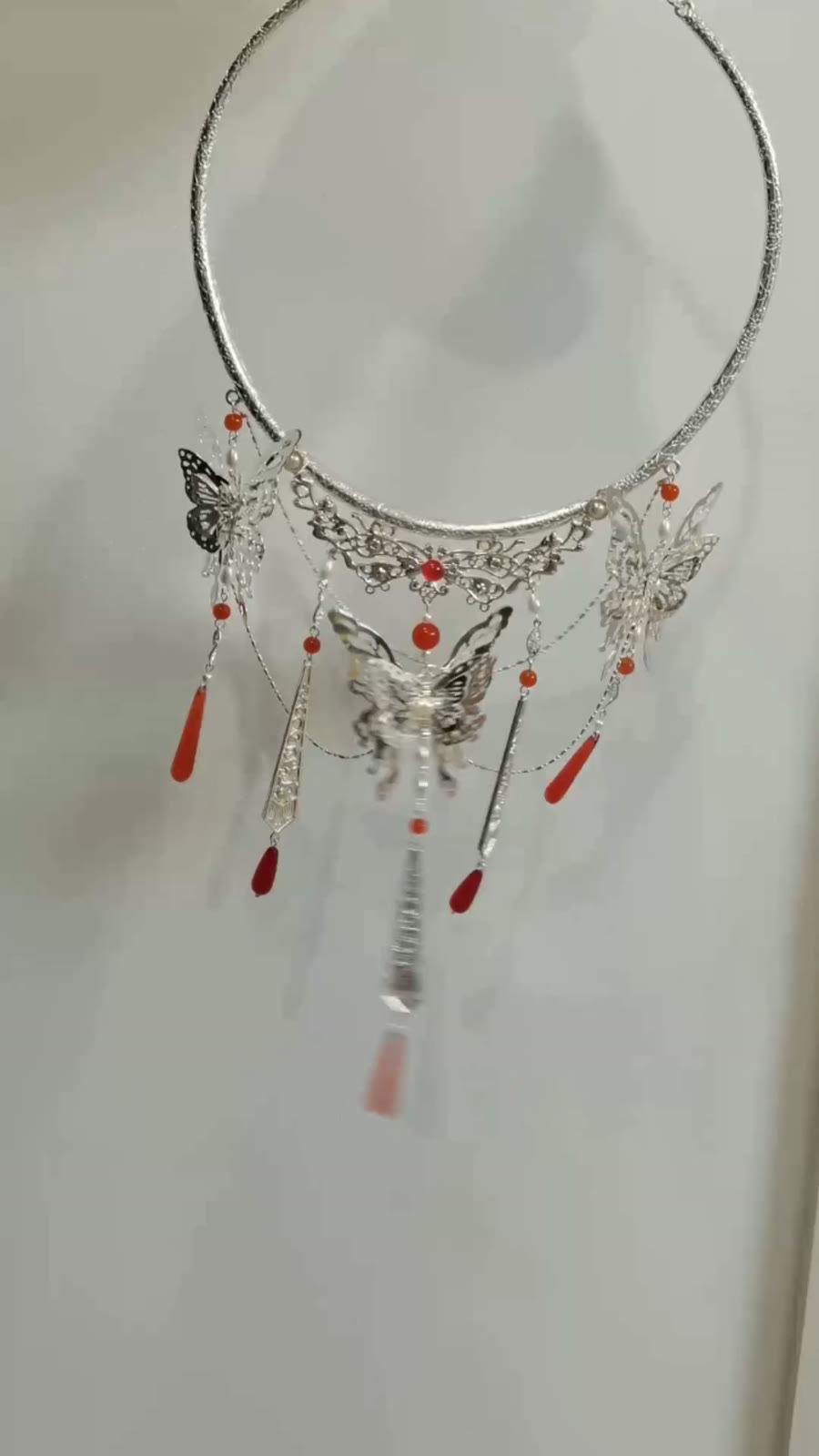 Hua Cheng Collar Necklace with Butterfly Motifs