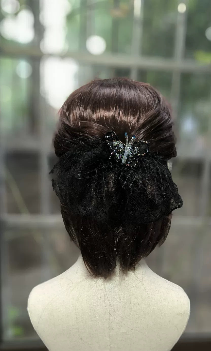 Fermetta con Farfalla in Mesh Nero e Cristalli