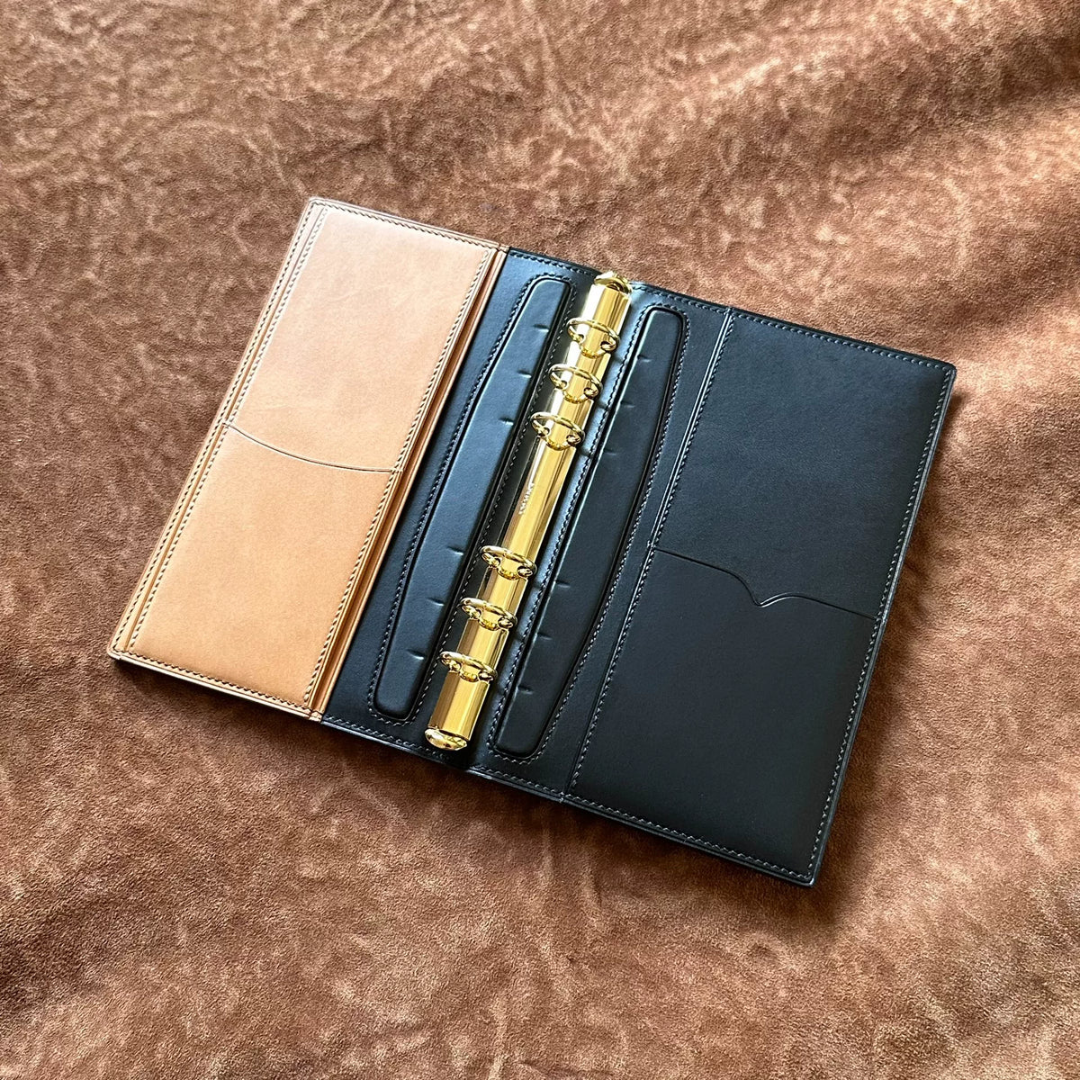 A6 Ringbuch aus Horween Shell Cordovan