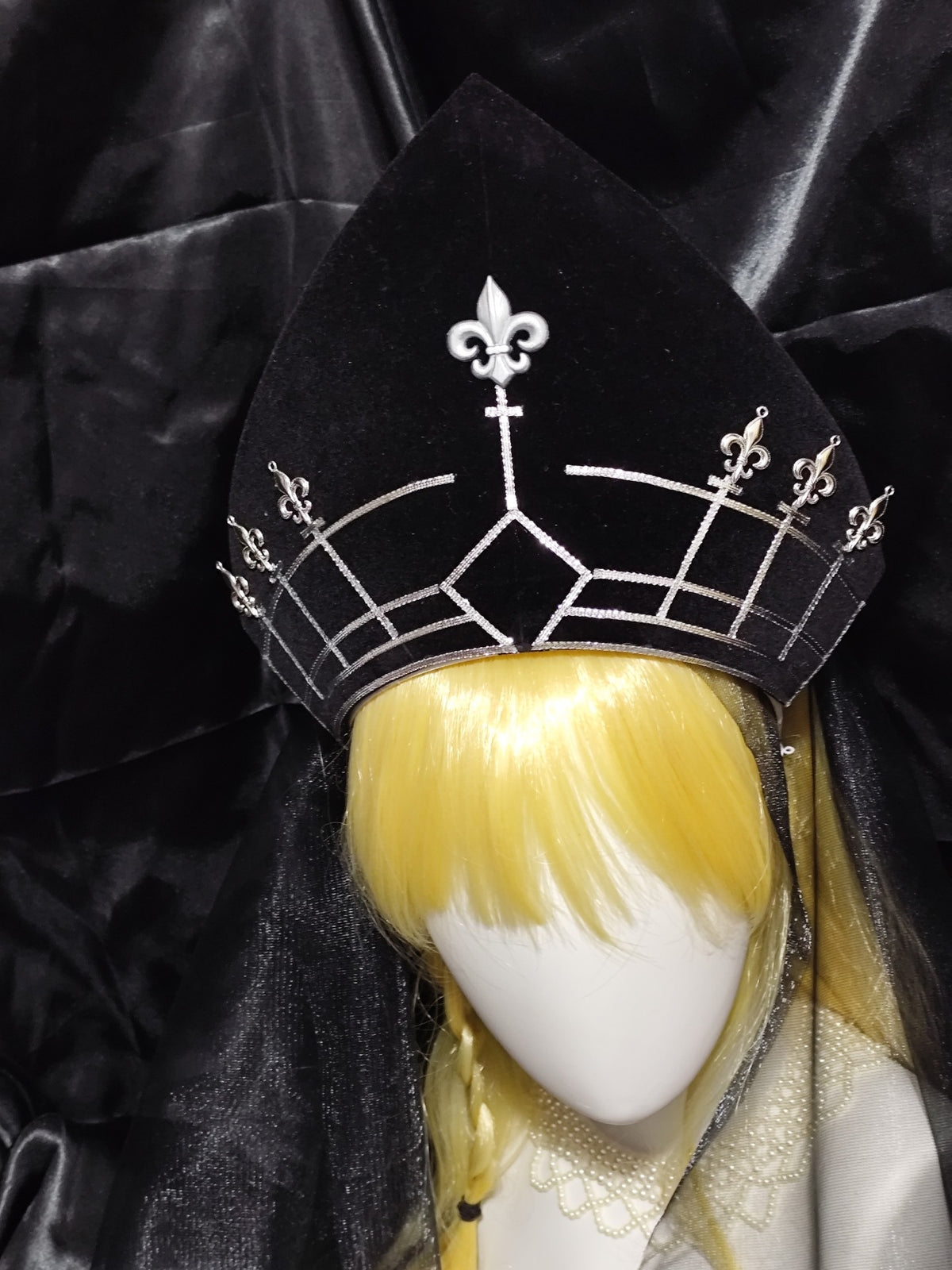 Black Cosplay Headdress with Veil 19cm