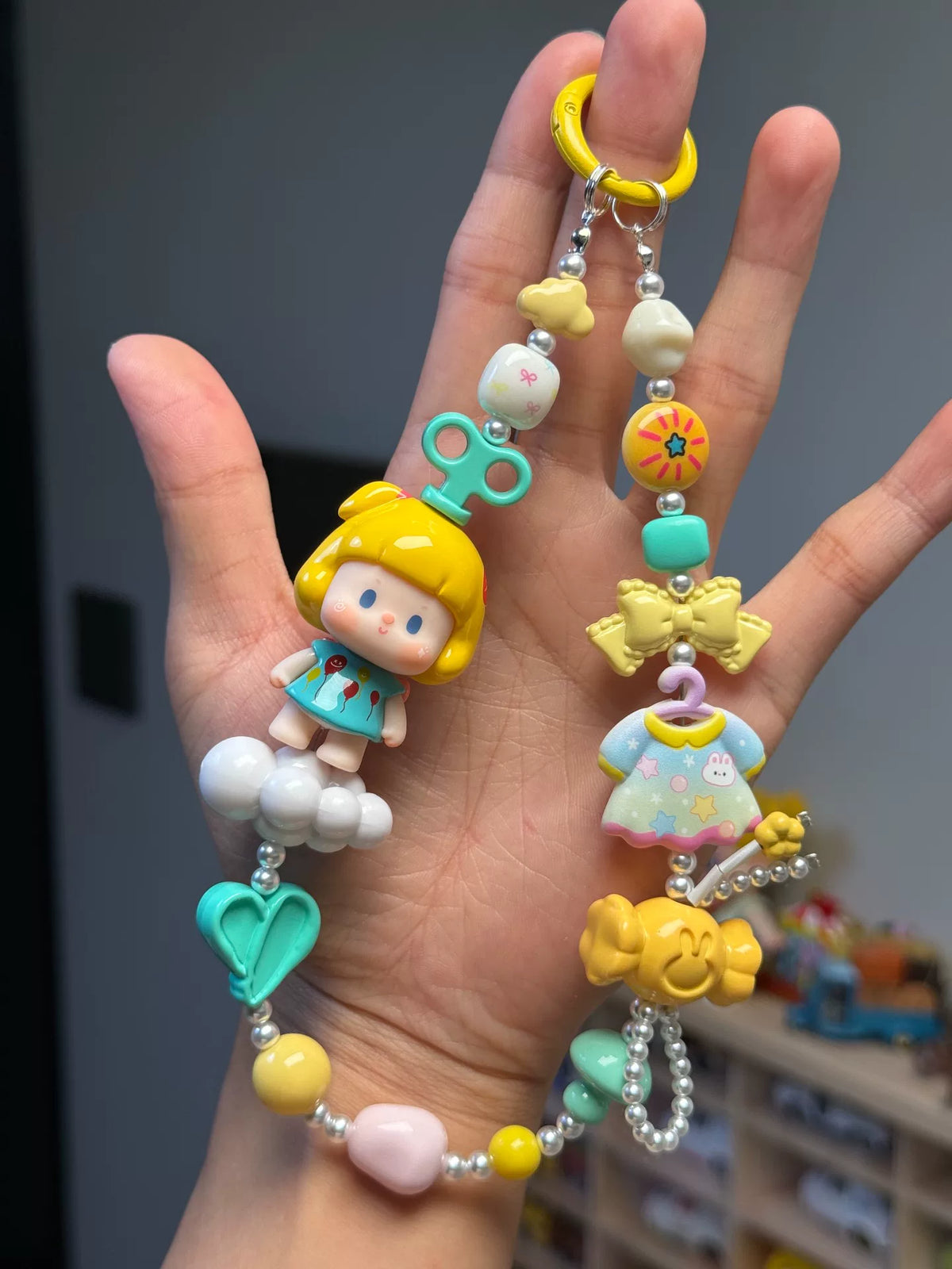 Llavero de móvil, bolso o llavero pastel con cuentas
