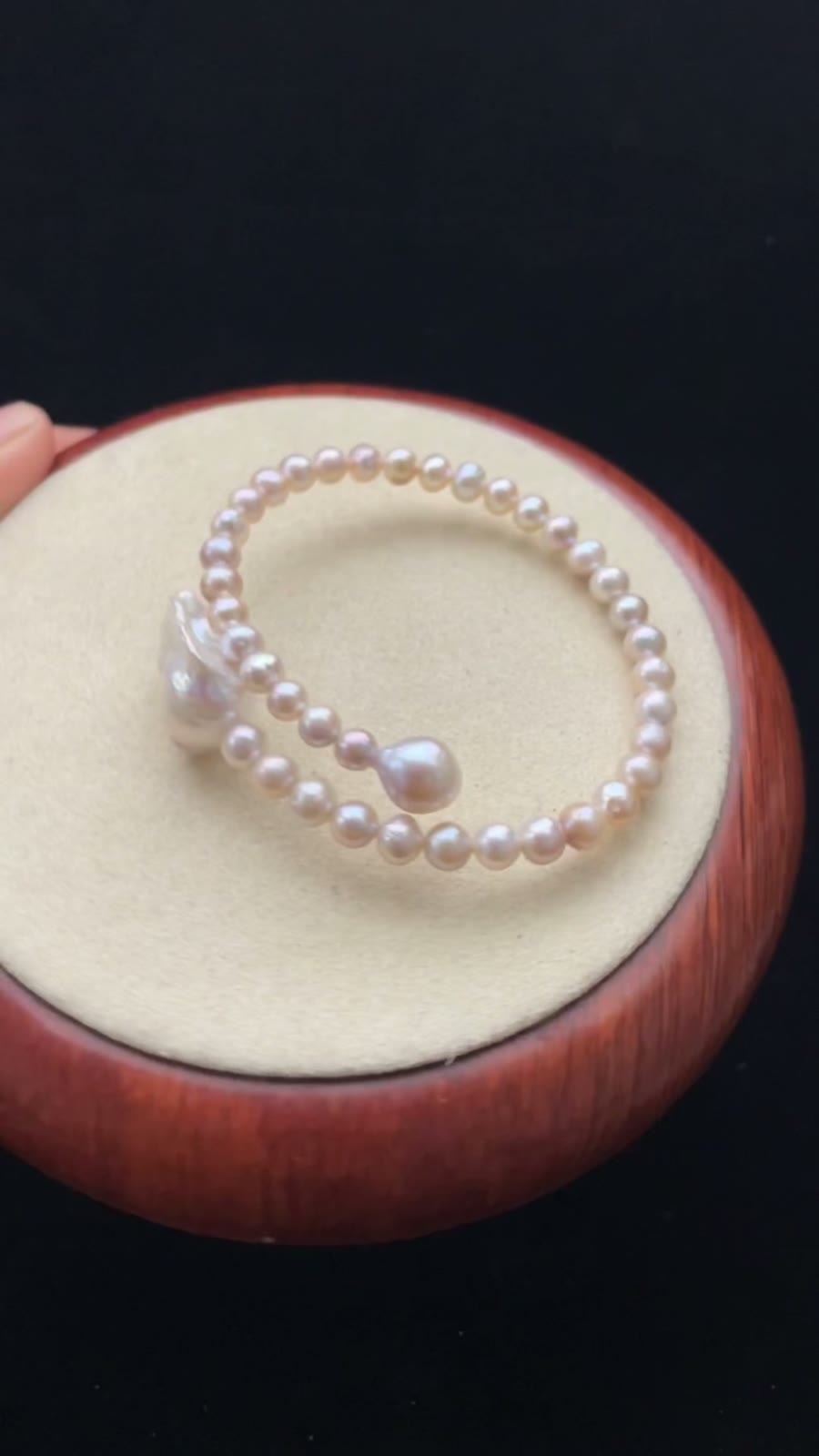 Pulseira de Pérolas Naturais com Pérola Barroca Central