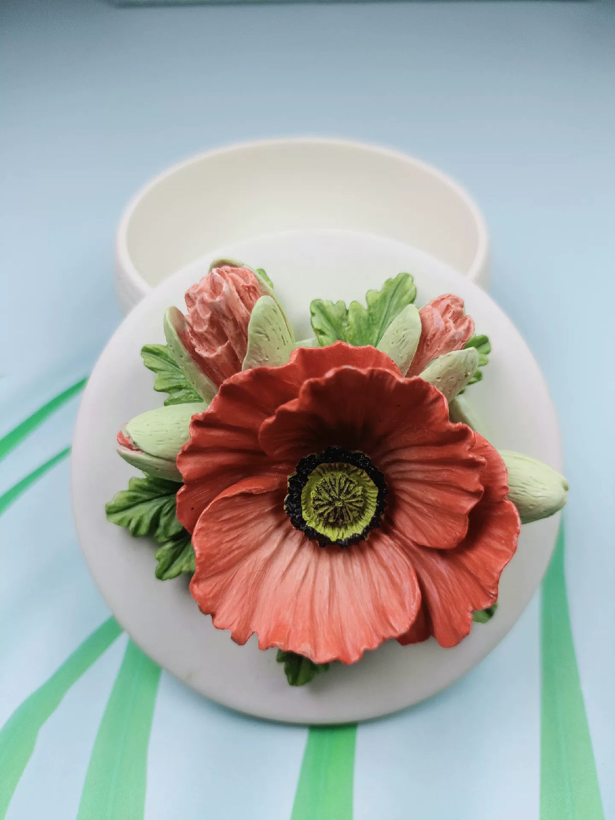 Récipient décoratif en silicone avec couvercle floral