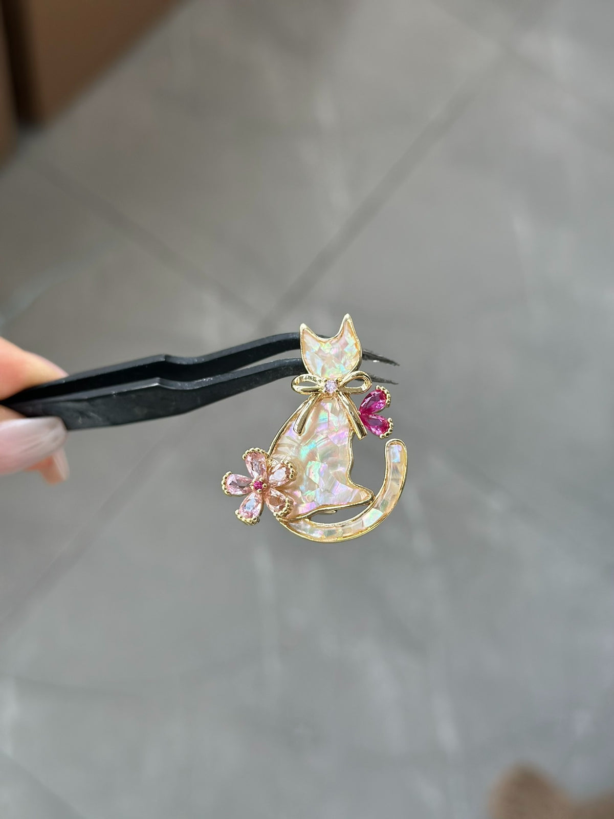 Mother-of-Pearl Cat Brooch with Pink Gems