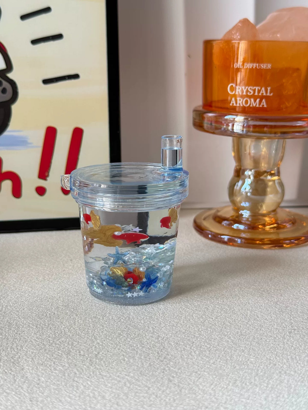 Diorama em Resina de Copo com Peixes Dourados em Miniatura
