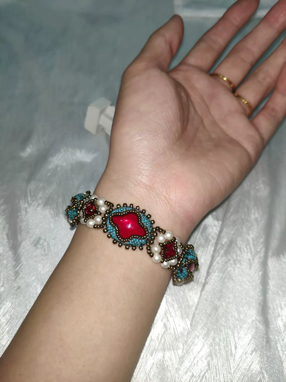 Pulseira de Cristal Vermelho Feita à Mão Victorian Phantom