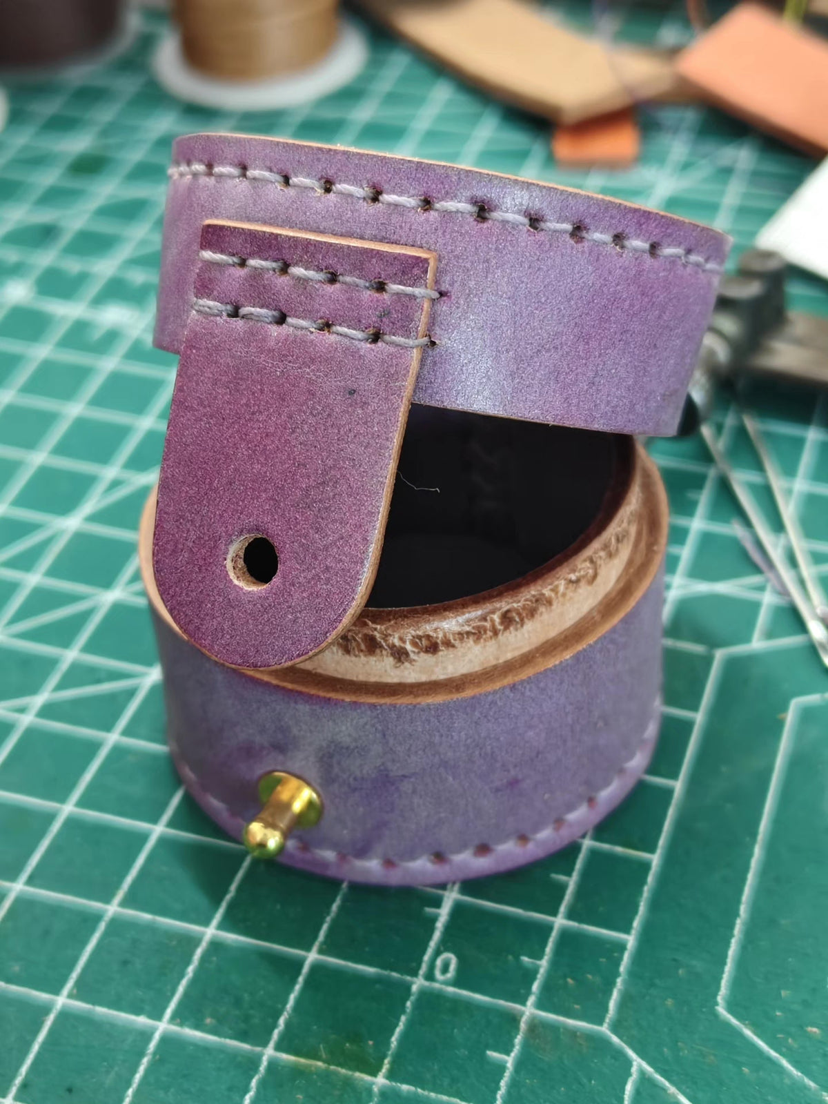Vegetable Tanned Leather Thumb Ring Case