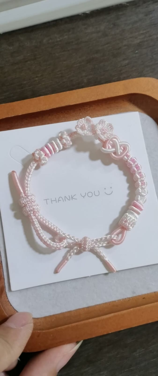 ハンドメイド 編み込み ピンク ホワイト グラデーション ブレスレット