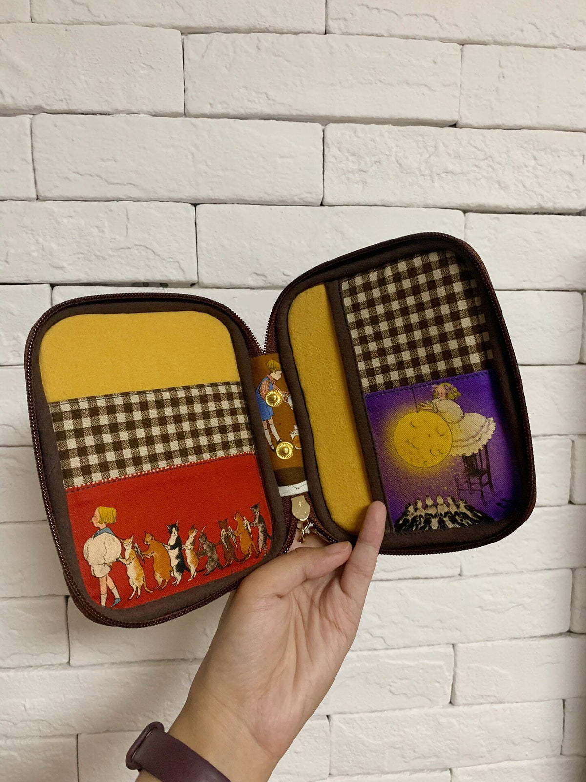 Oxford Cloth Zippered Pouch with Illustrations